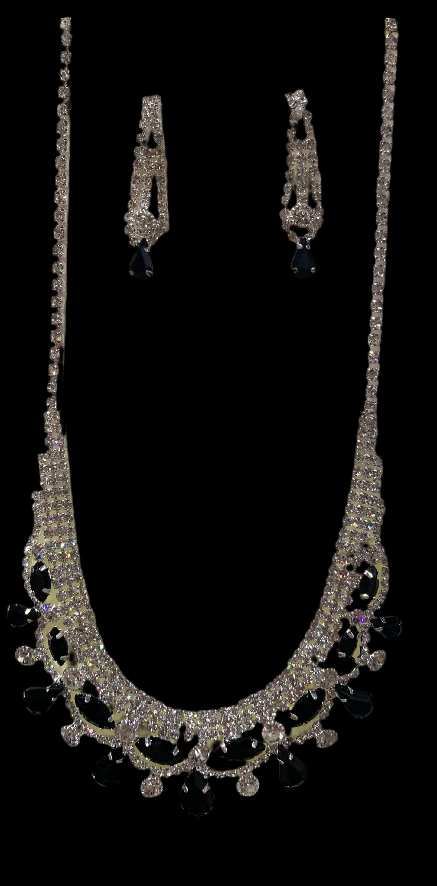 Conjunto de collar y aretes