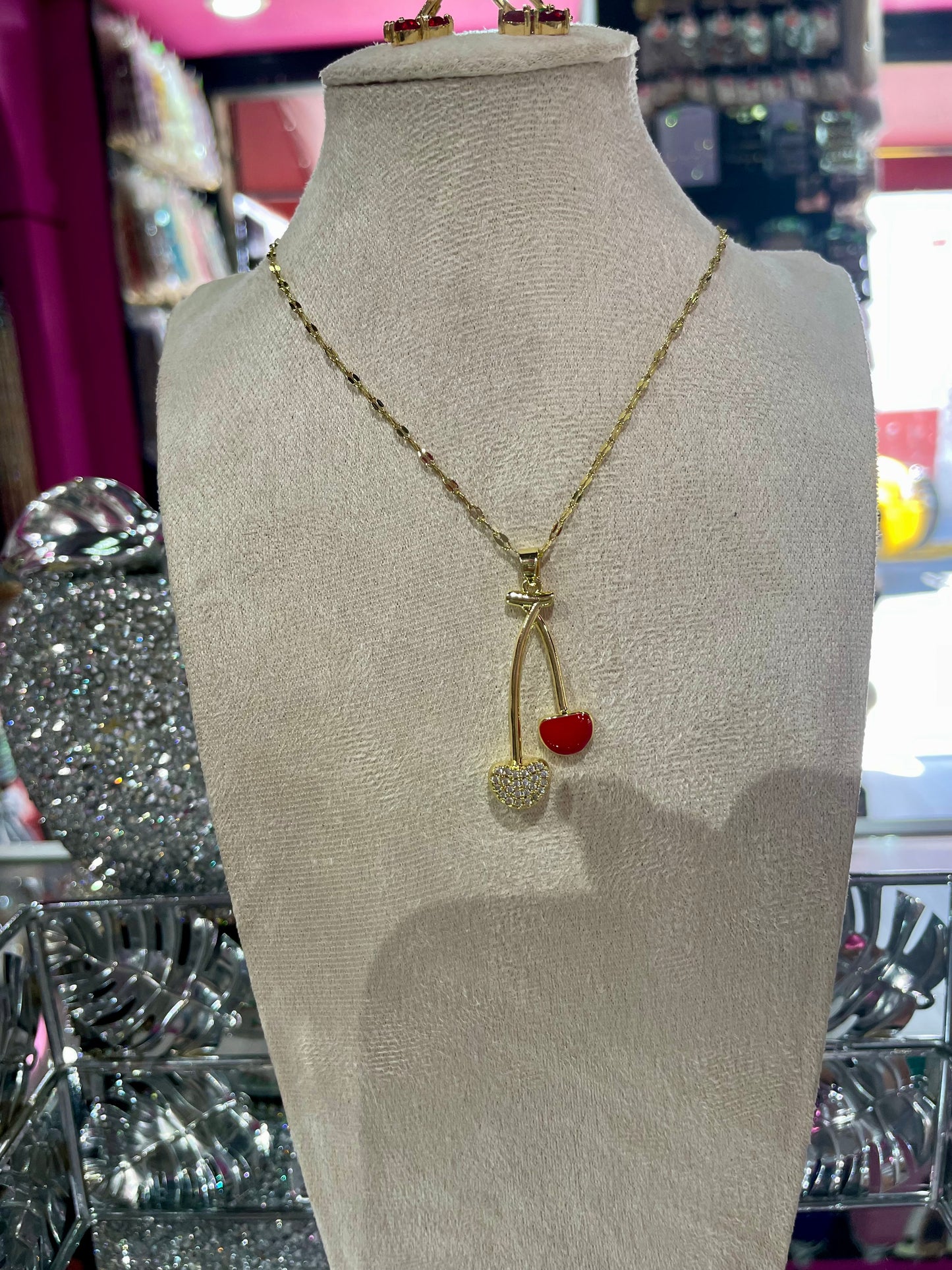 Collar dorado con dije de Cereza - Bling Bling