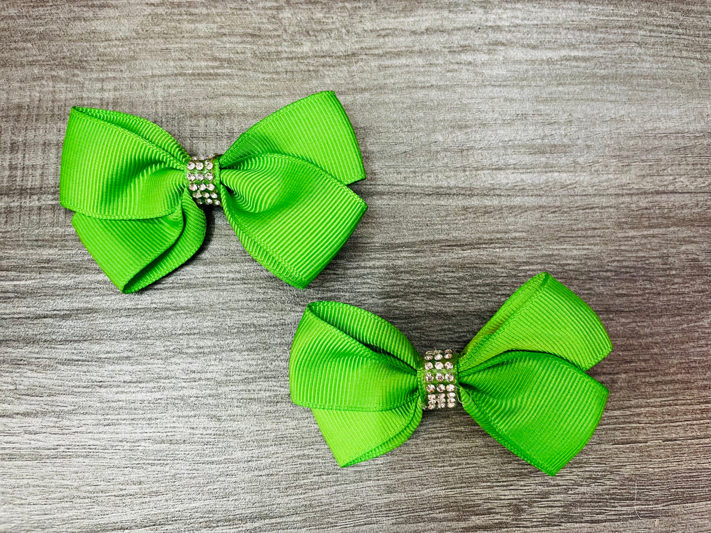 Moño Con Pedrería(Par) - Los Moños De Kari