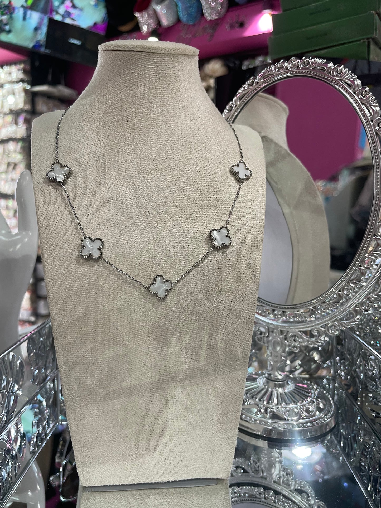 Collar tipo Van Cleef plateada en Acero Inoxidable  - Bling Bling