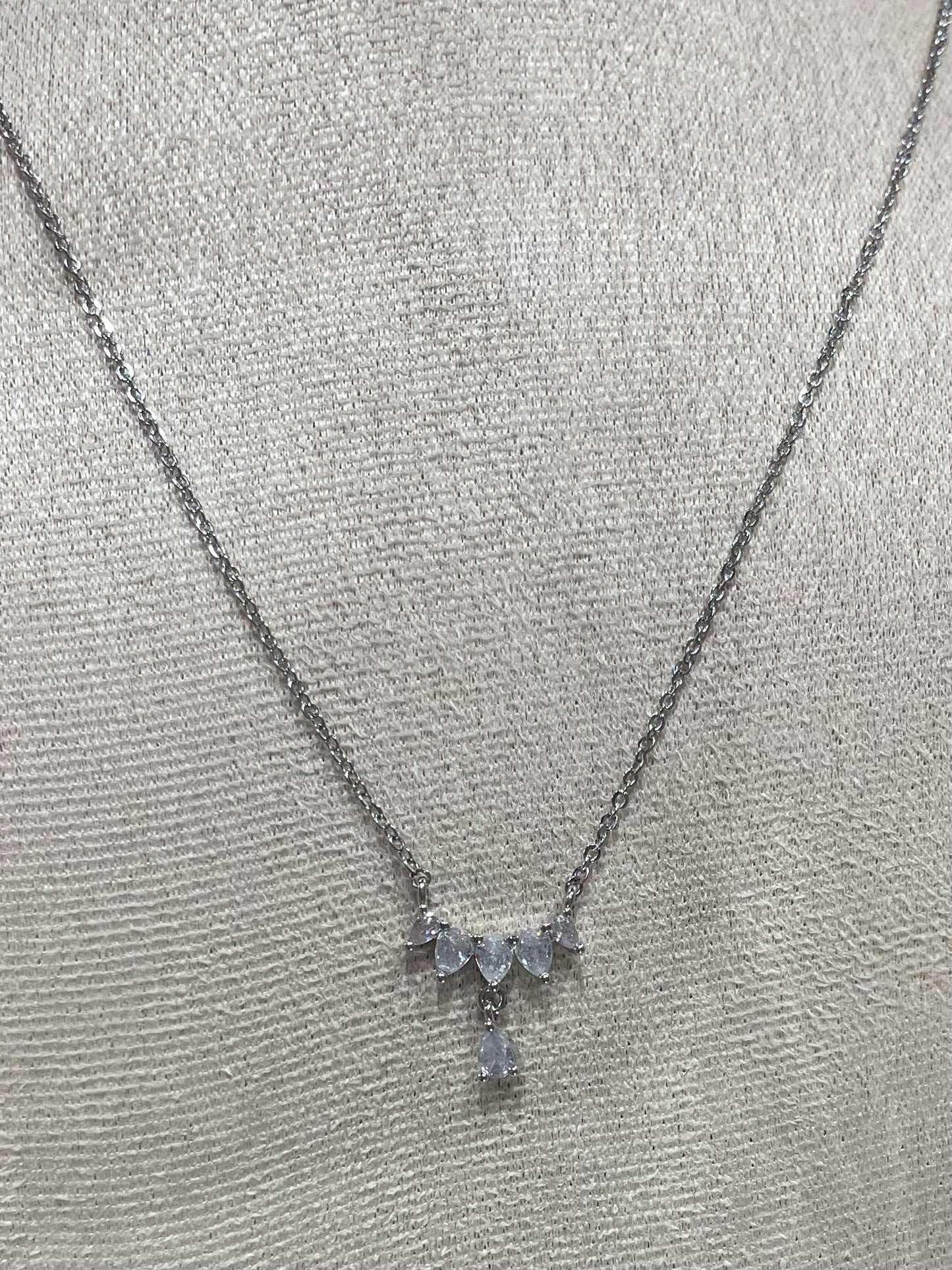 Collar Con Zirconias Pequeñas en forma de diamantes - Bling Bling