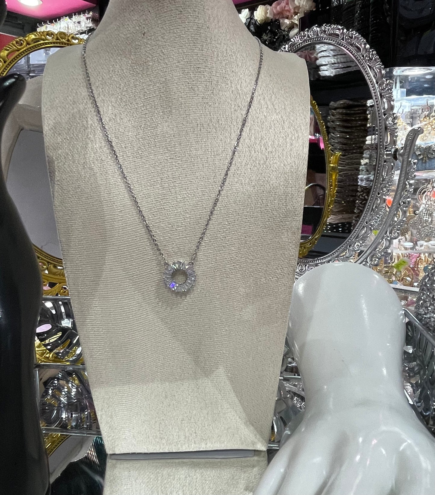 Collar de zirconia con dije de  forma Circular - Bling Bling