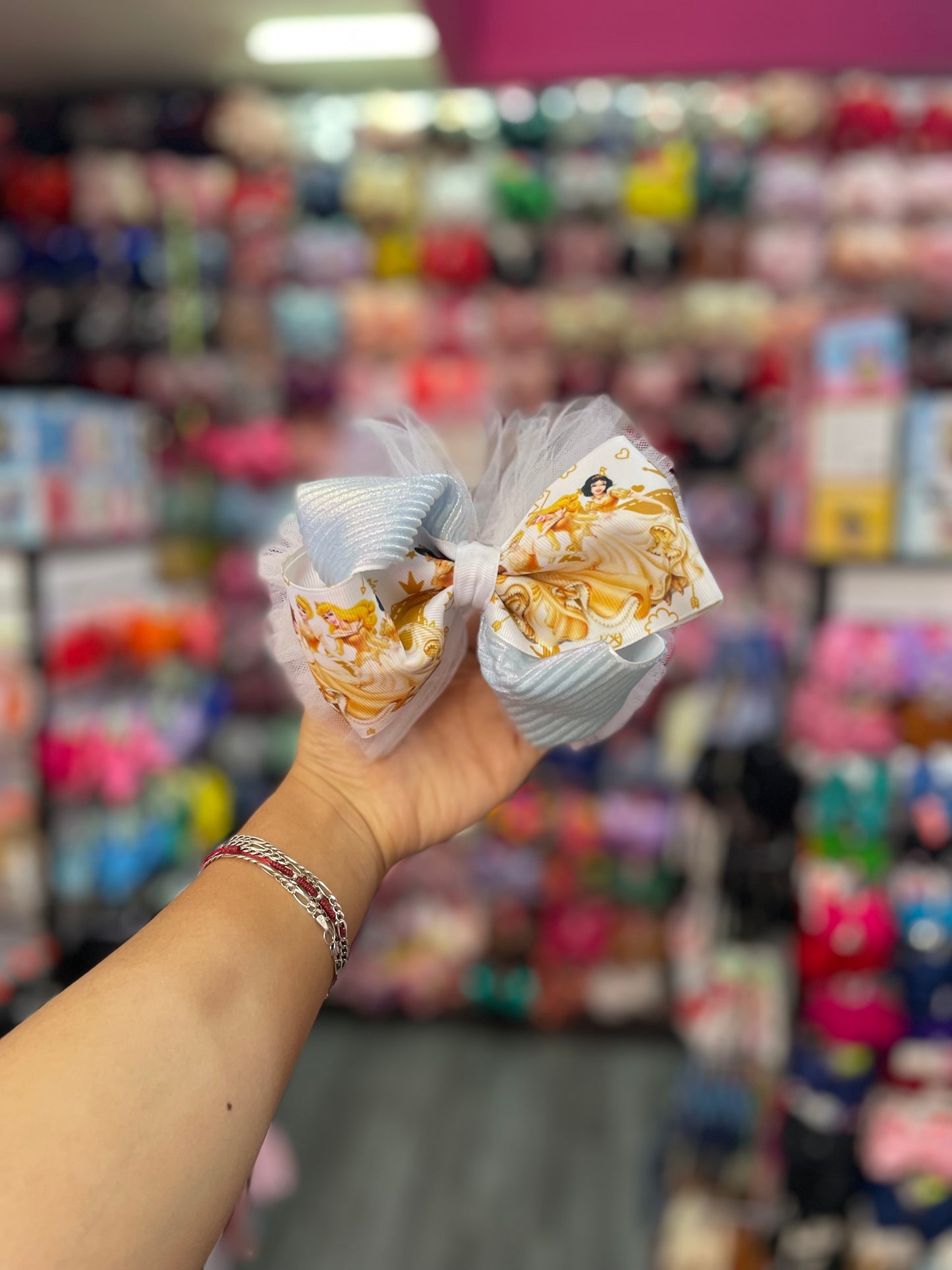 Moño Con Estampado De Princesas - Los Moños De Kari