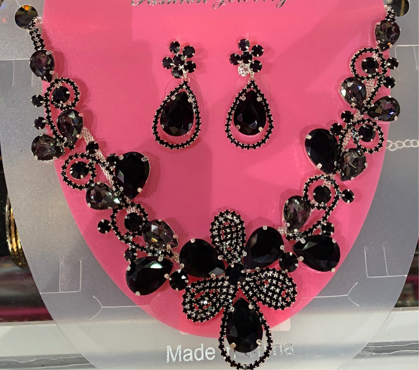 Juego de collar y aretes (negro)