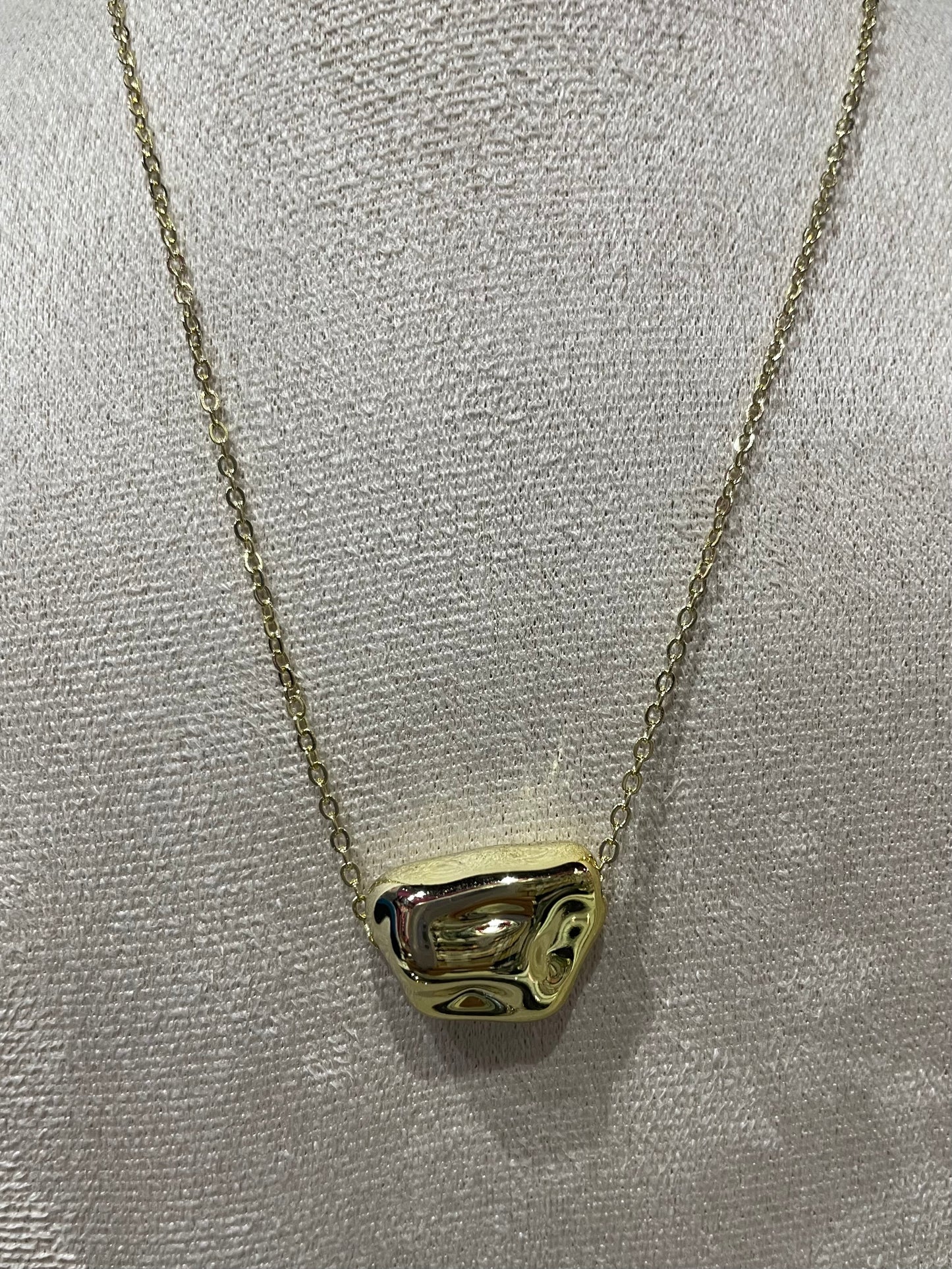 Collar con Dije liso en Dorado - Bling Bling