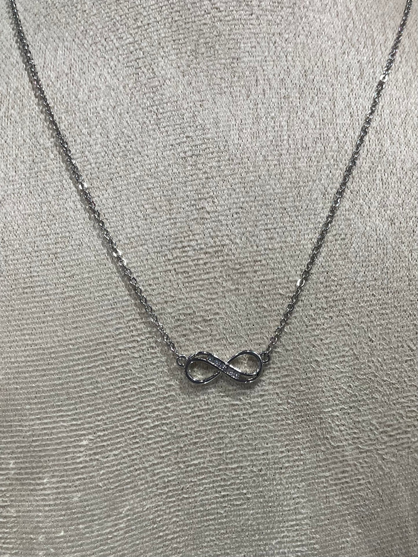 Collar de Zirconia con dije de Infinito - Bling Bling