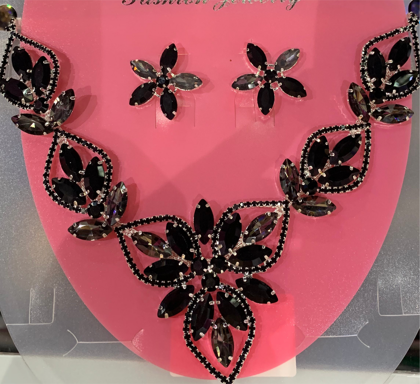 Juego de collar y aretes (negro)