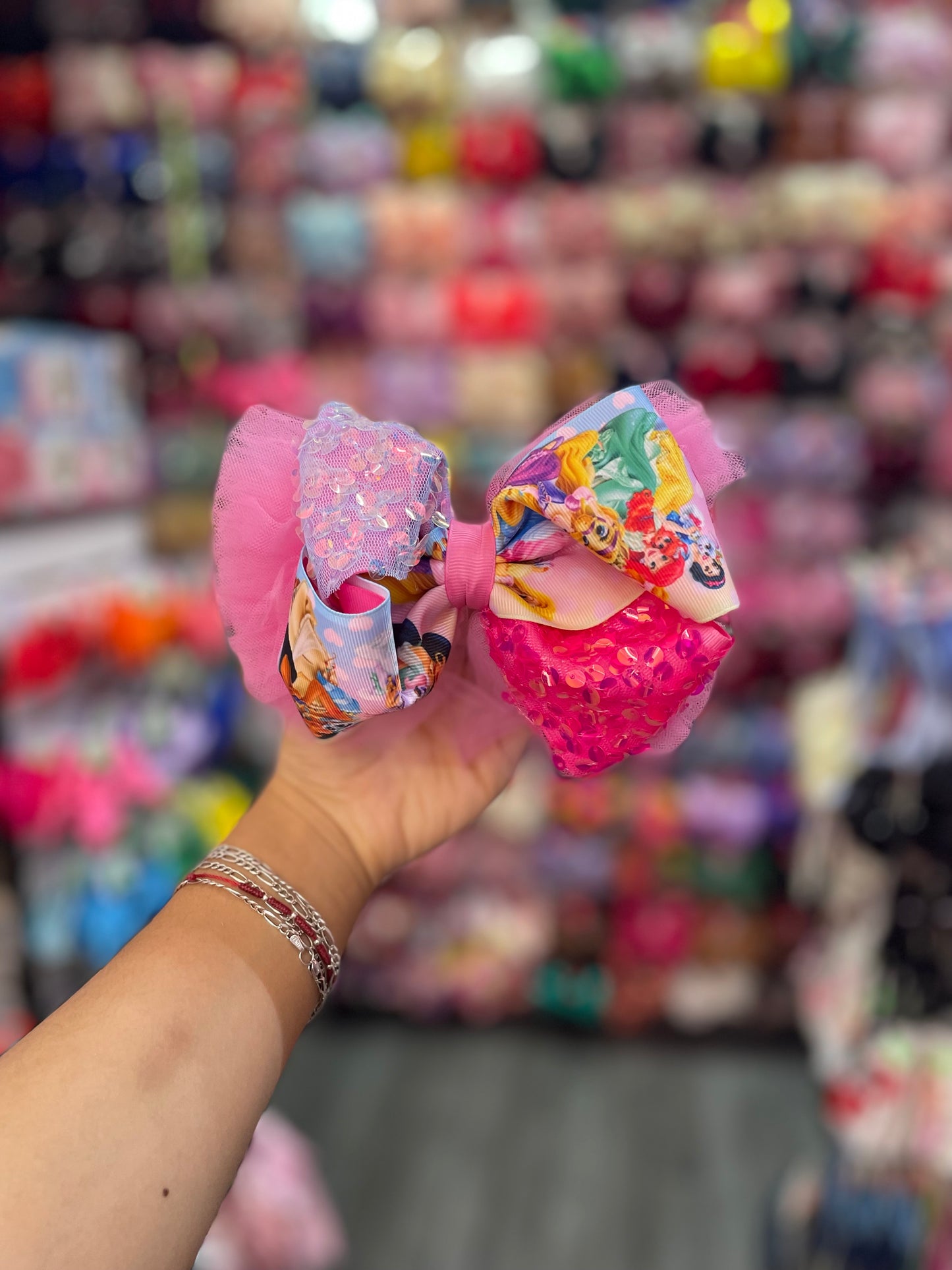Moño Con Estampado De Princesas - Los Moños De Kari
