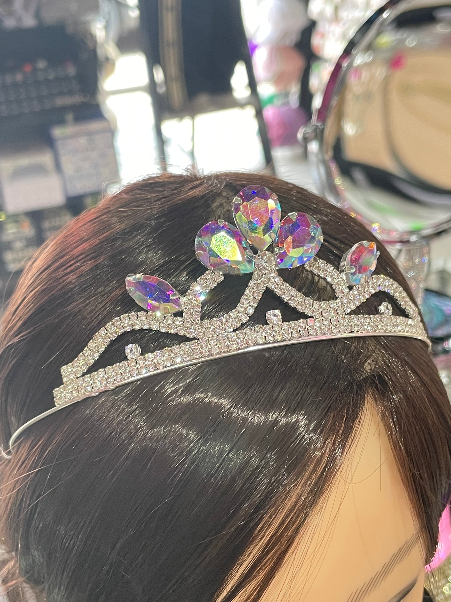 Tiara  pedrería tornasol