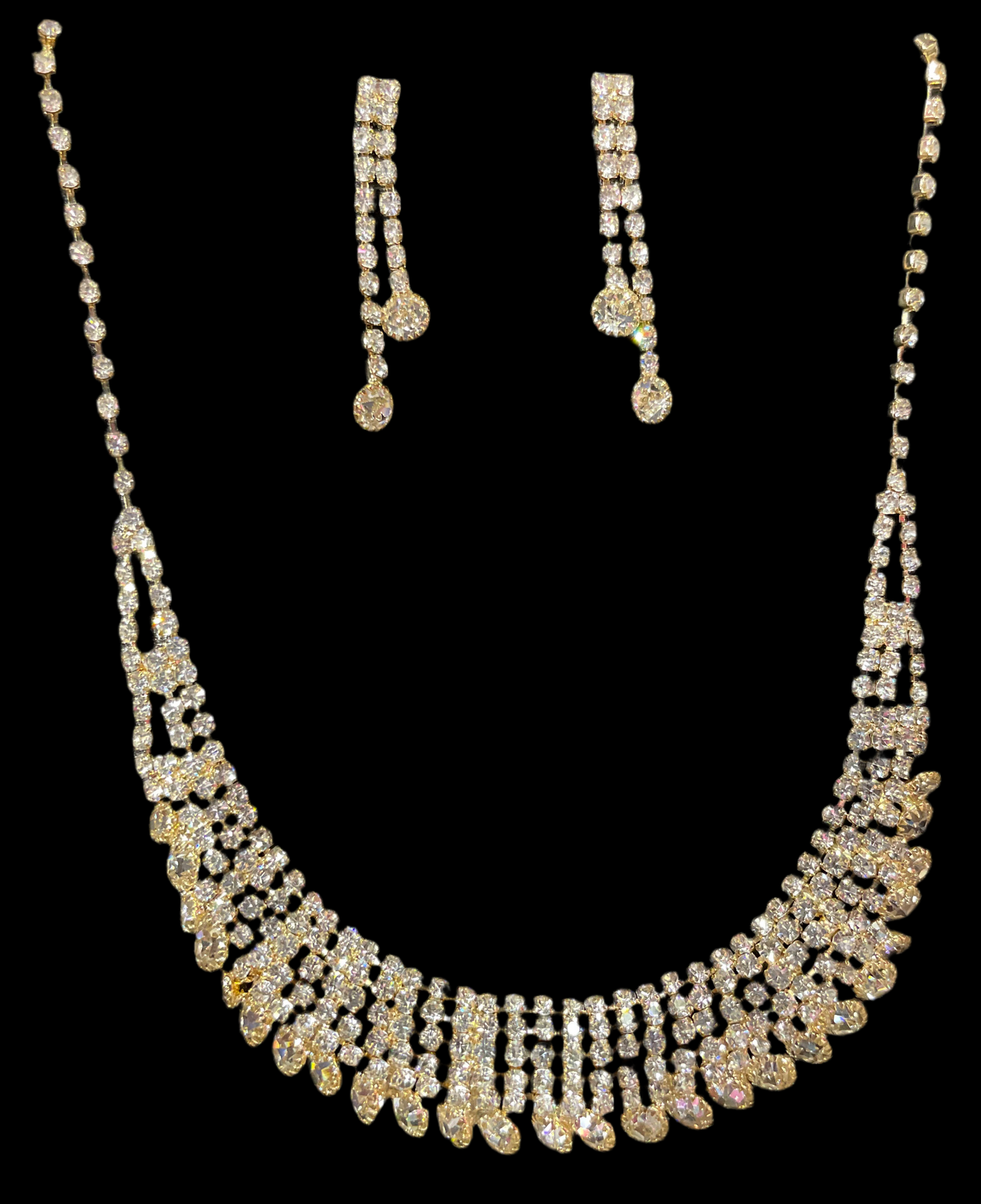 Juego de Collar y Aretes en Dorado - Bling Bling