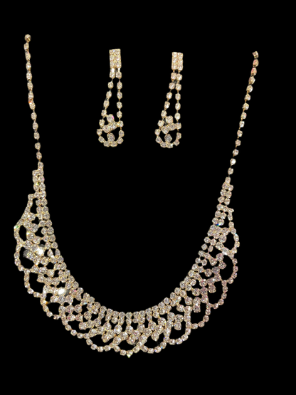 Juego de Collar y Aretes en Dorado - Bling Bling