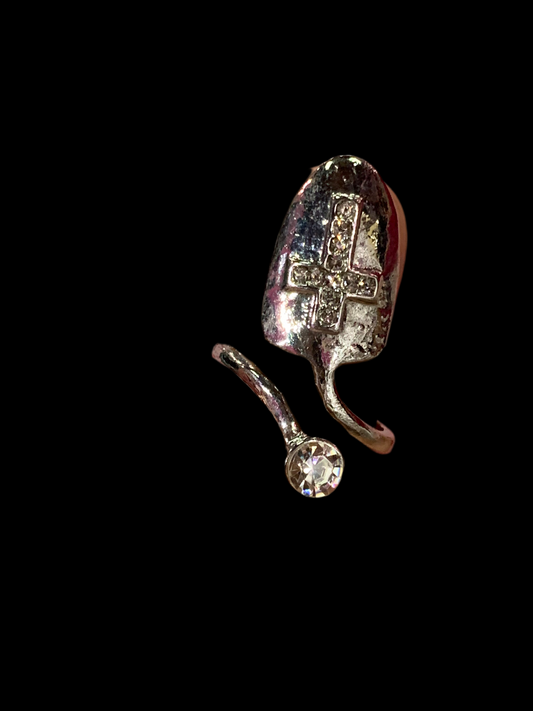Anillo alto efecto uña decorada - bling bling