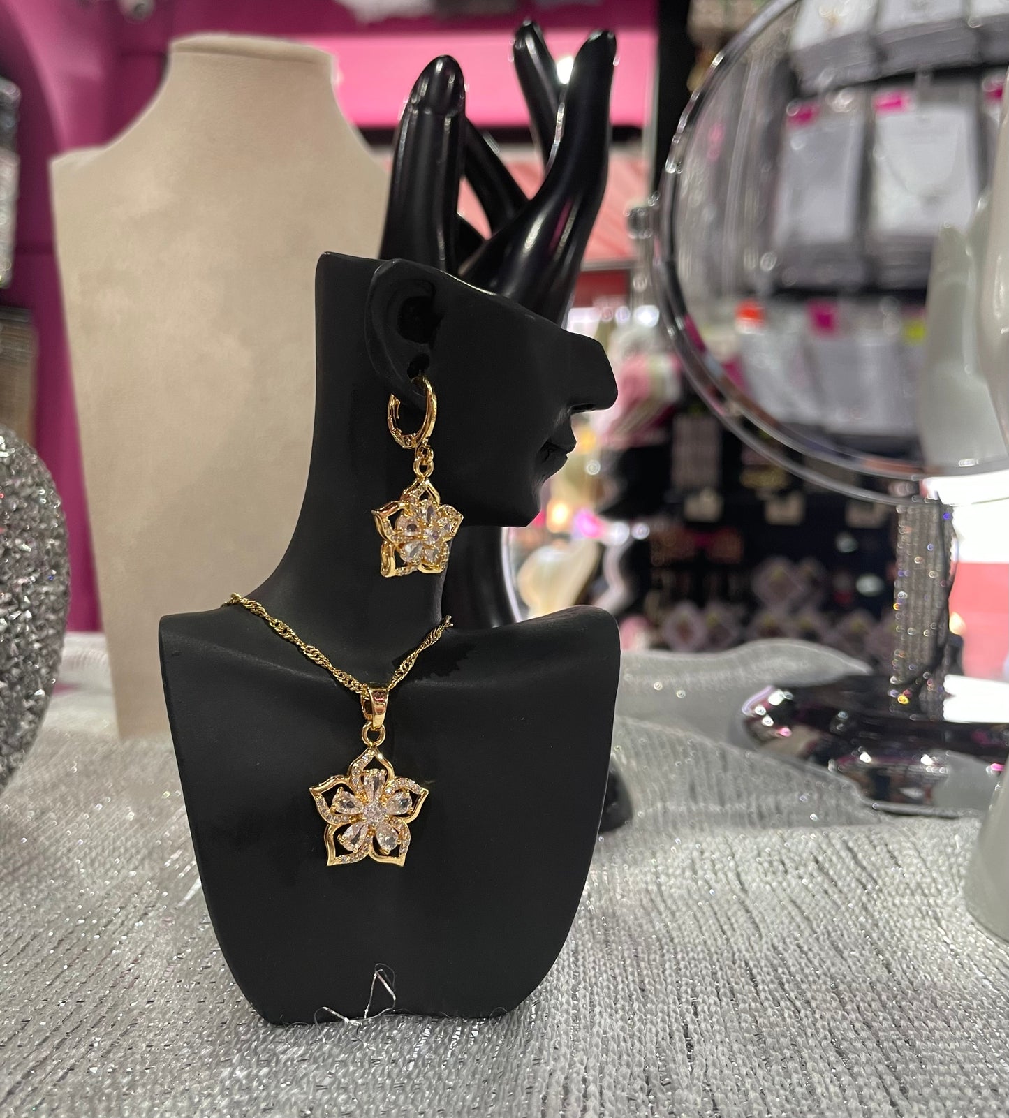 Juego de Collar dorado con dije - Bling Bling