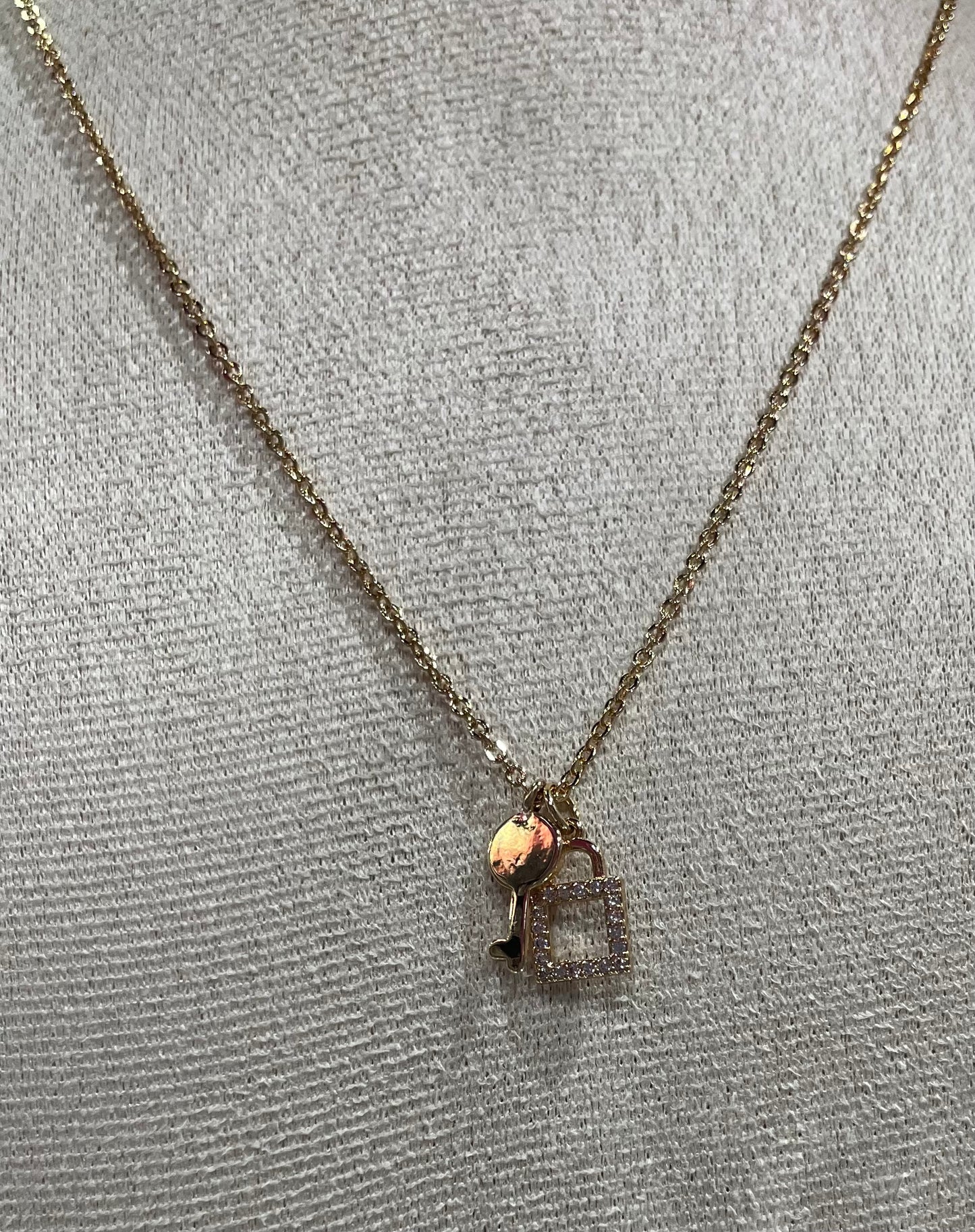 Collar de Zirconia con dije de Llave y Candado - Bling Bling