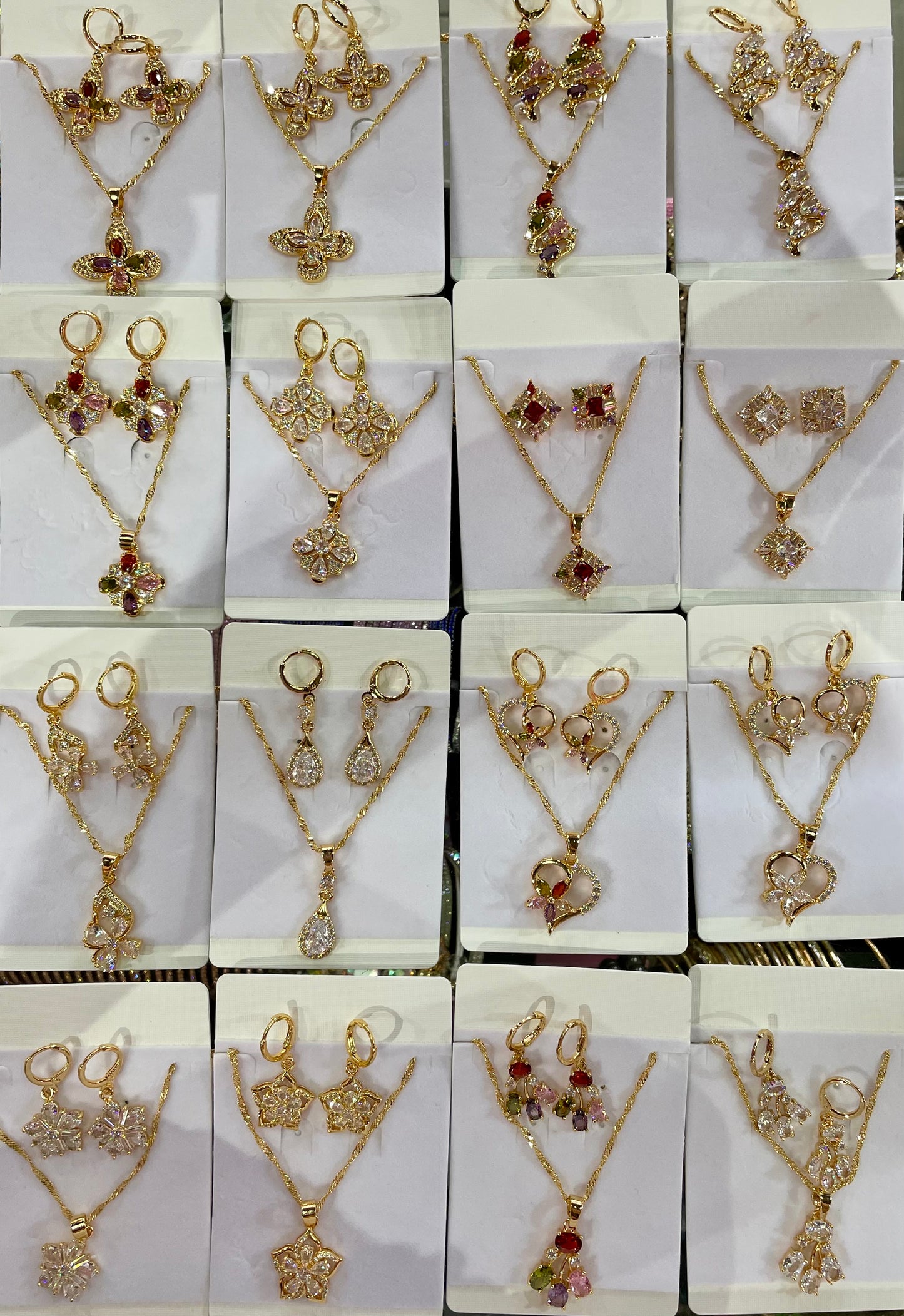 Juego de Collar dorado con dije - Bling Bling