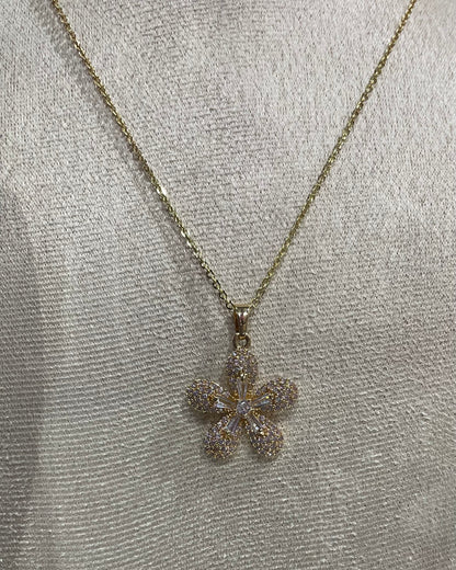 Collar de Zirconia con dije de Flor Dorada - Bling Bling