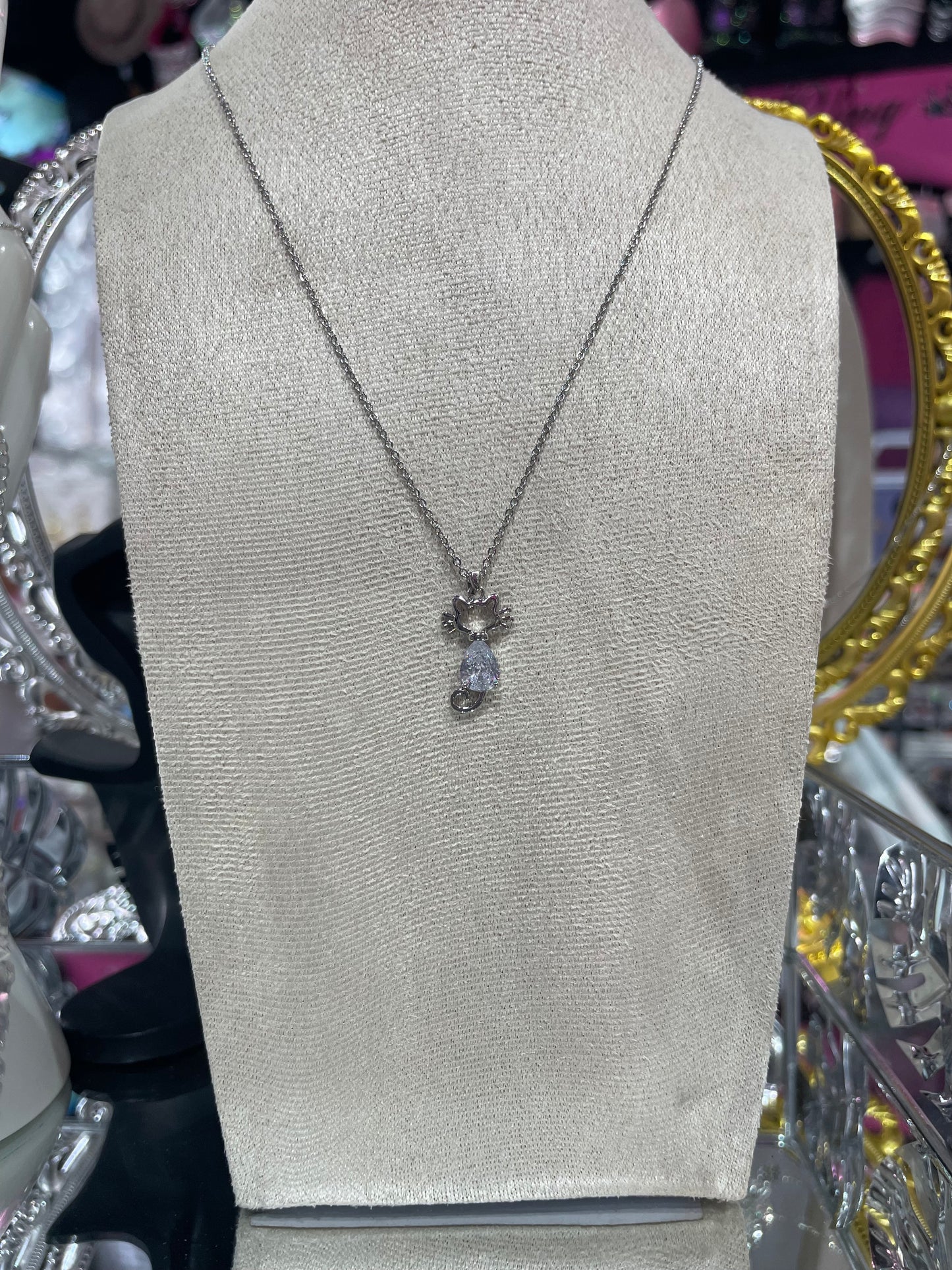 Collar de Zirconia con Dije de Gato En Plateado - Bling Bling