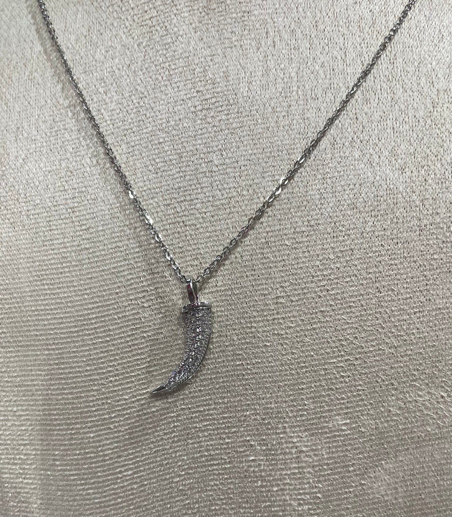 Collar de Zirconia con dije de Chile - Bling Bling