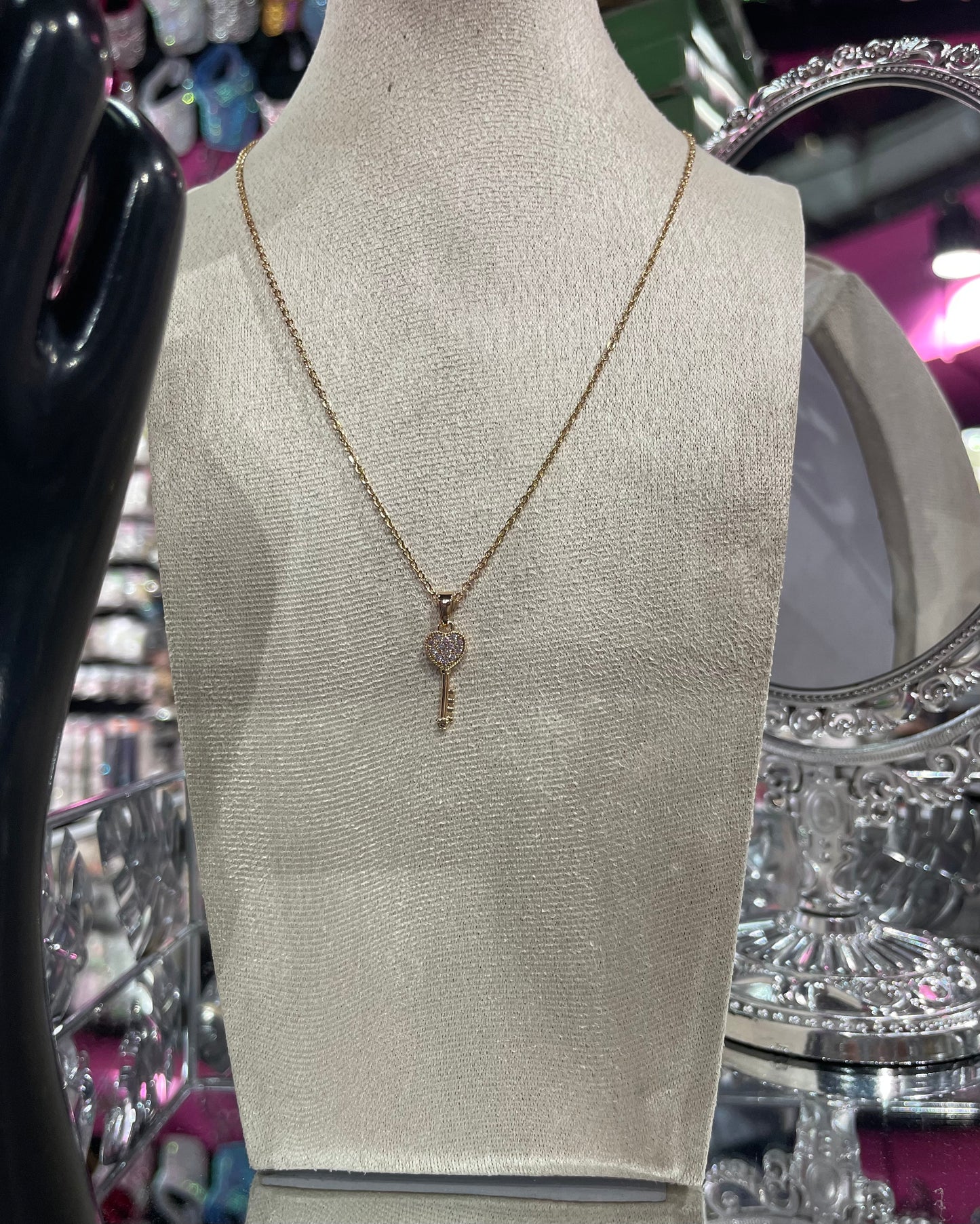 Collar de Zirconia con dije de llave de corazón - Bling Bling