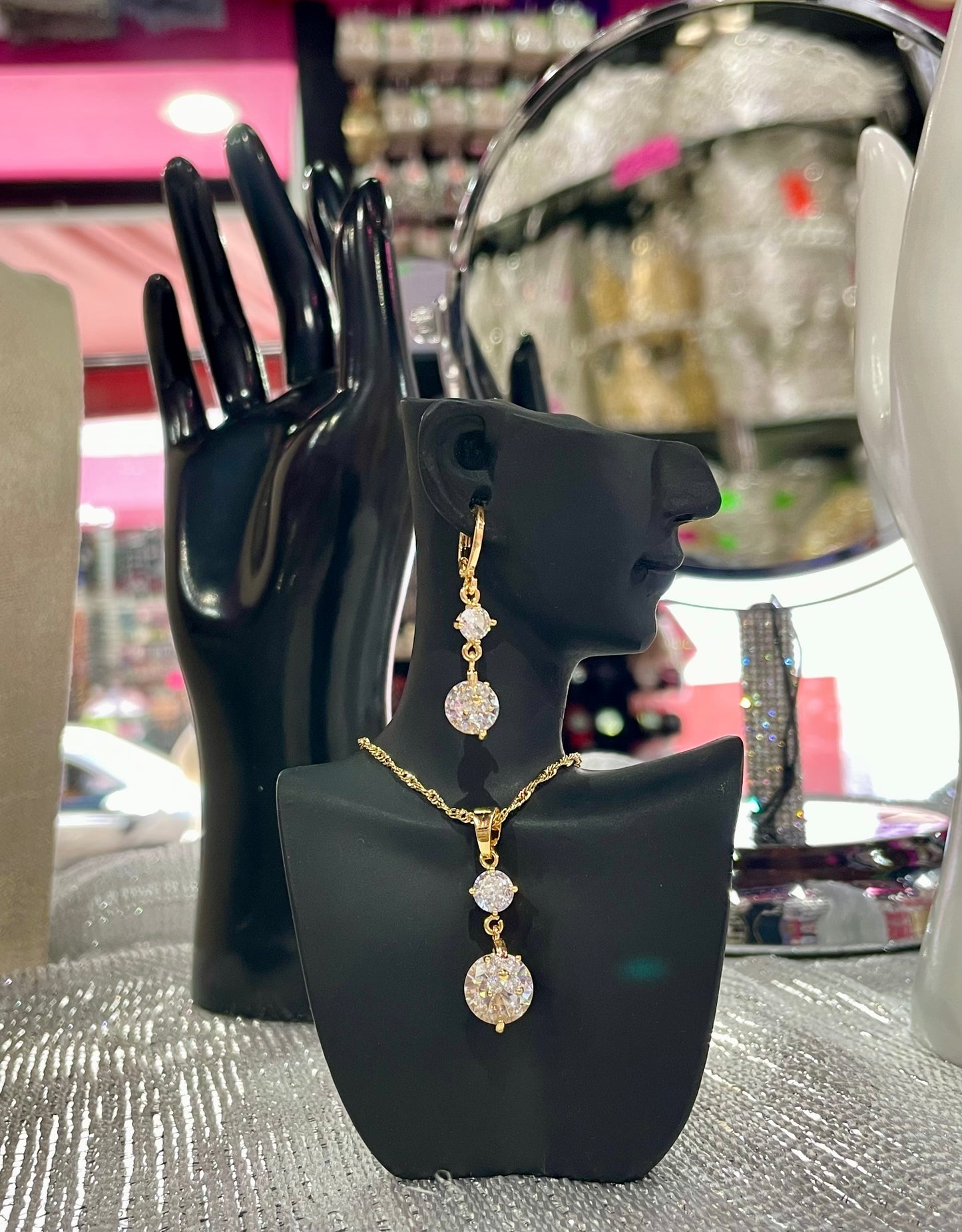 Juego de collar y aretes con dije en forma Circular - Bling Bling