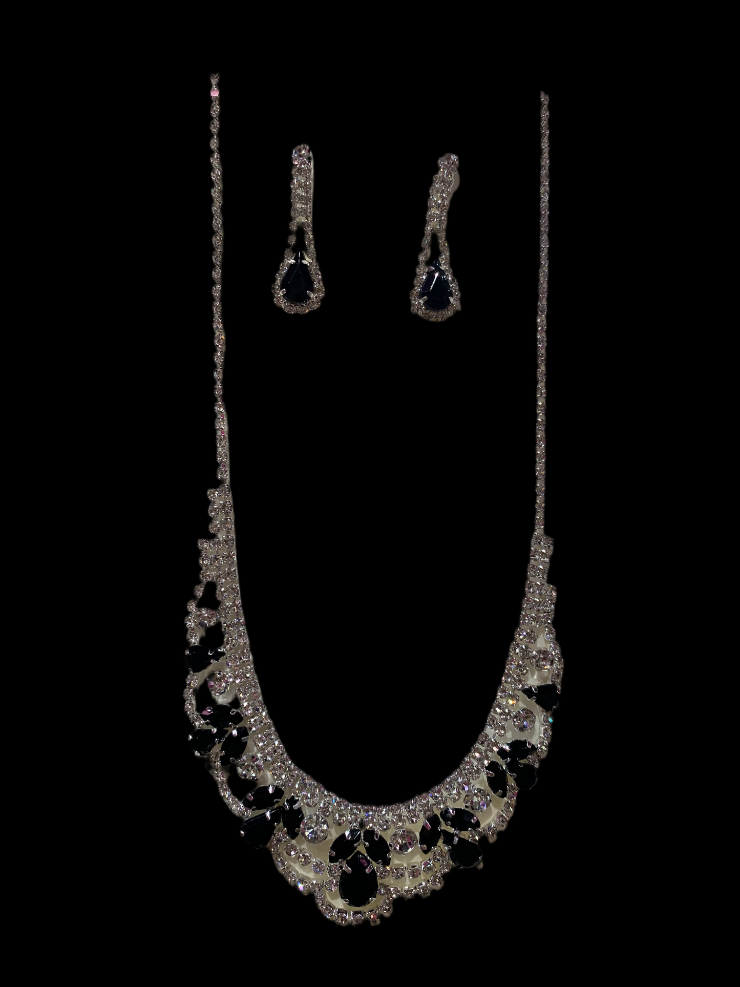 Conjunto de collar y aretes