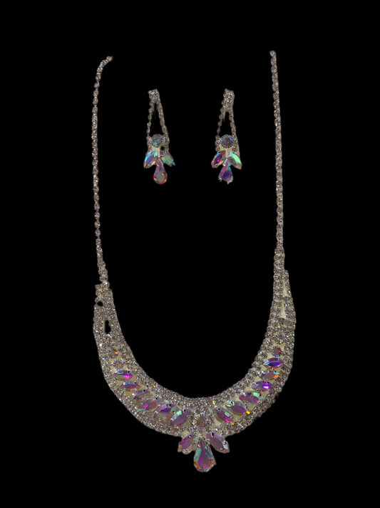 Conjunto de collar y aretes