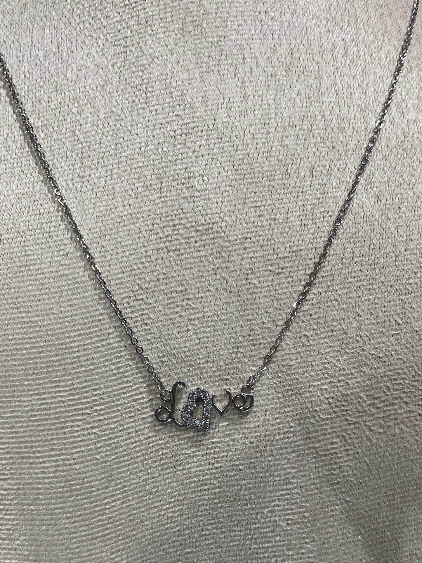 Collar de Zirconia con dije de Eterno “Love” - Bling Bling