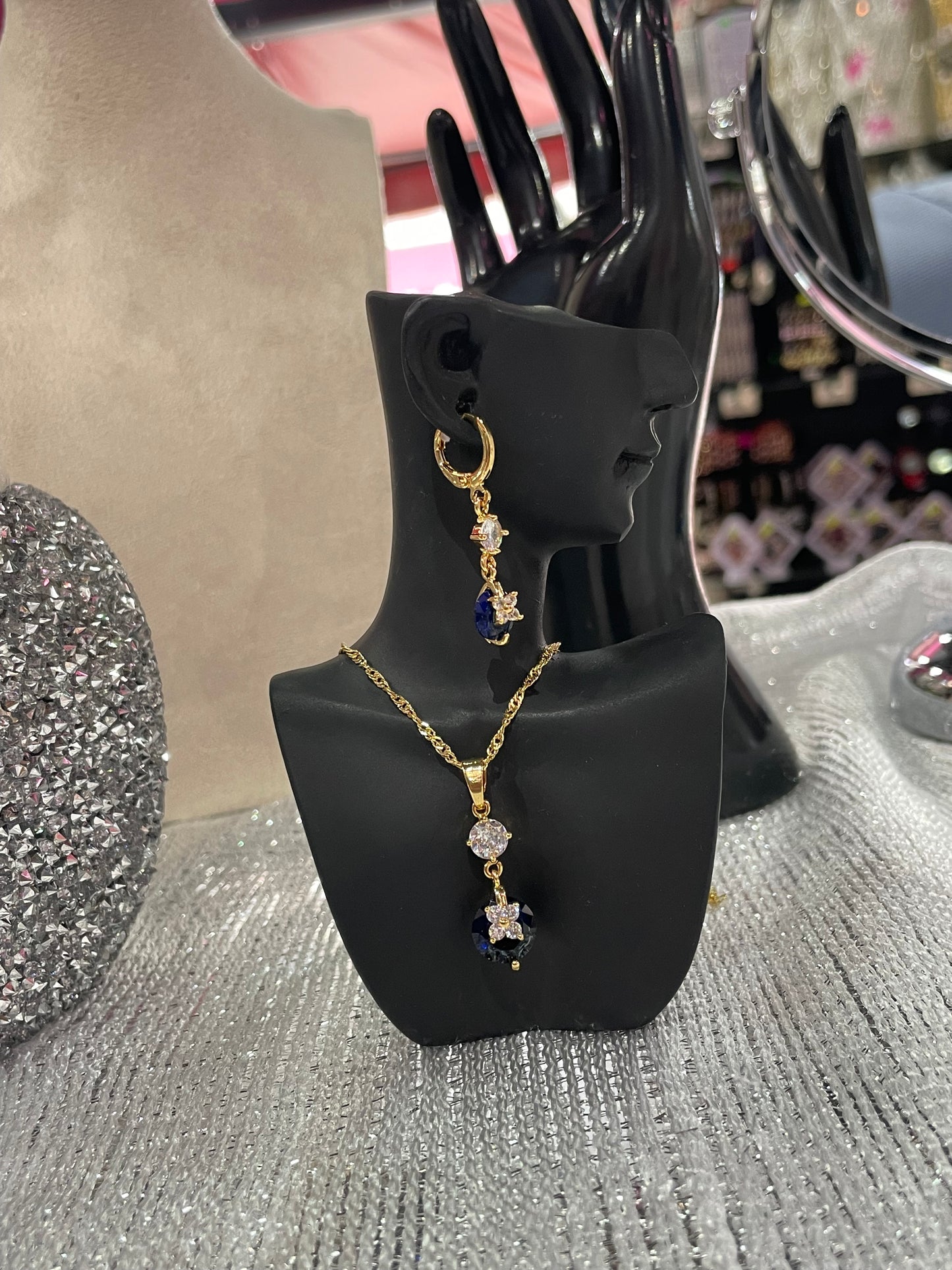 Juego de collar y aretes con dije en forma Circular - Bling Bling