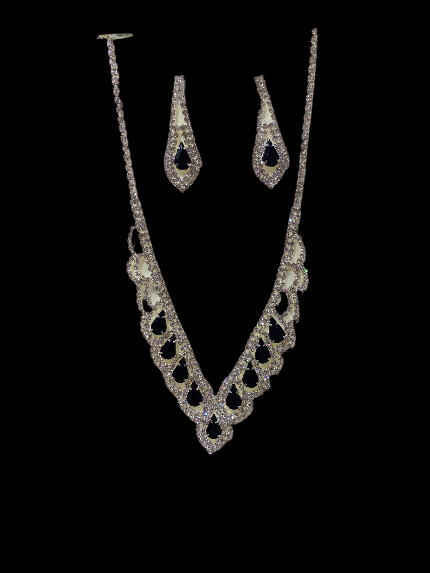Conjunto de collar y aretes