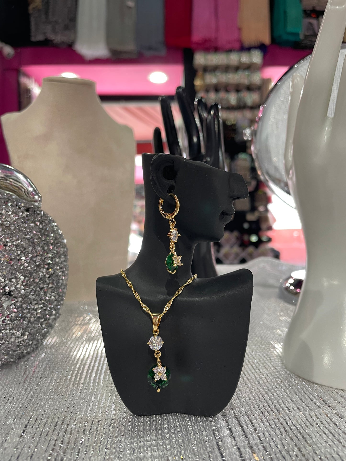 Juego de collar y aretes con dije en forma Circular - Bling Bling