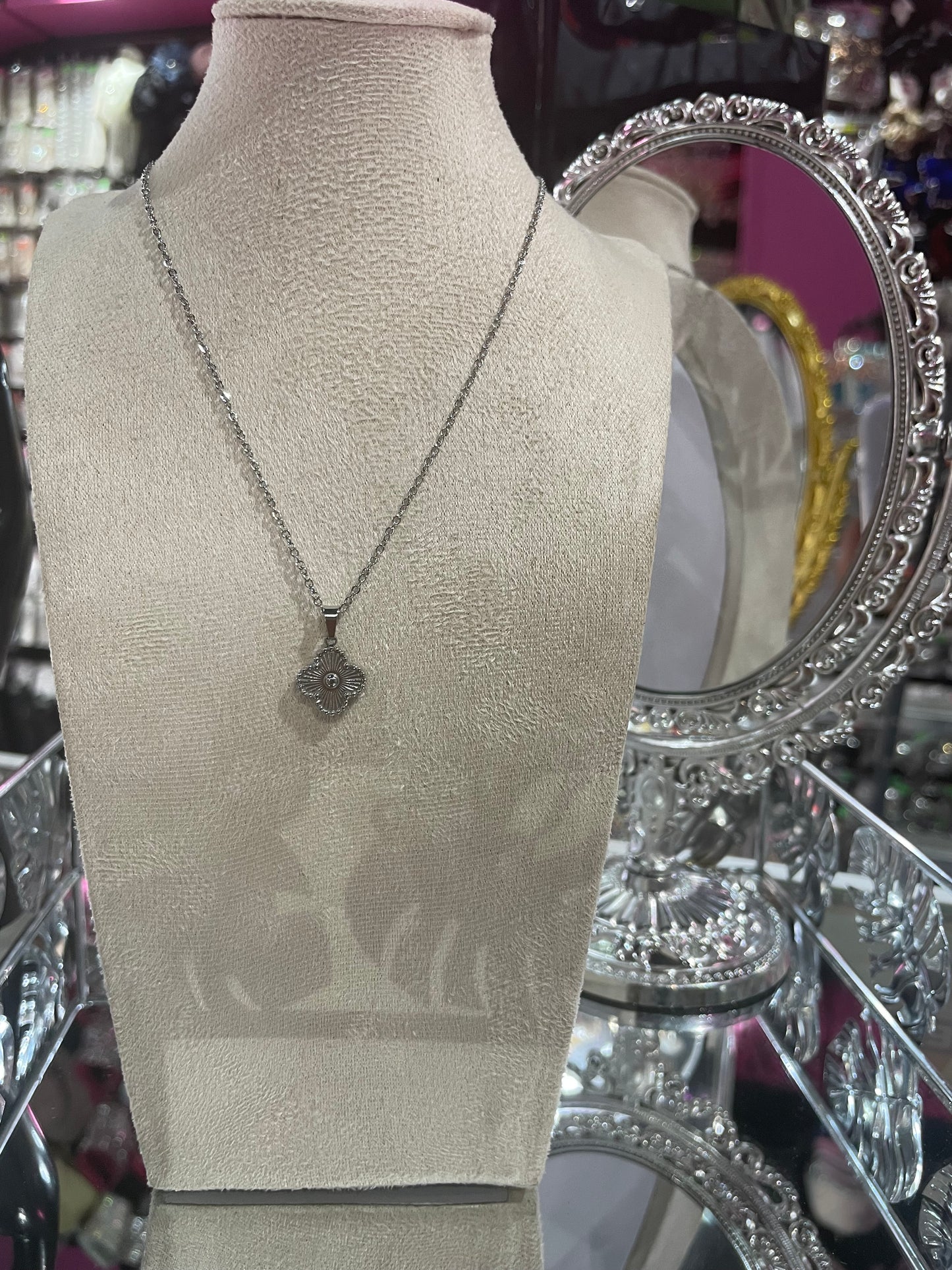 Collar Tipo Van Cleef en Acero Inoxidable - Bling Bling