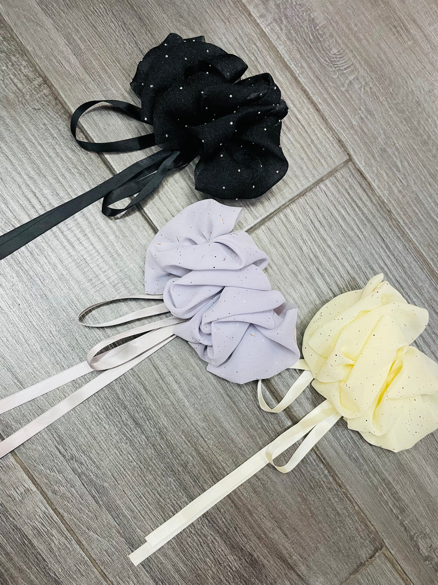 Moño “Nube” Con Pedrería - Los Moños De Kari