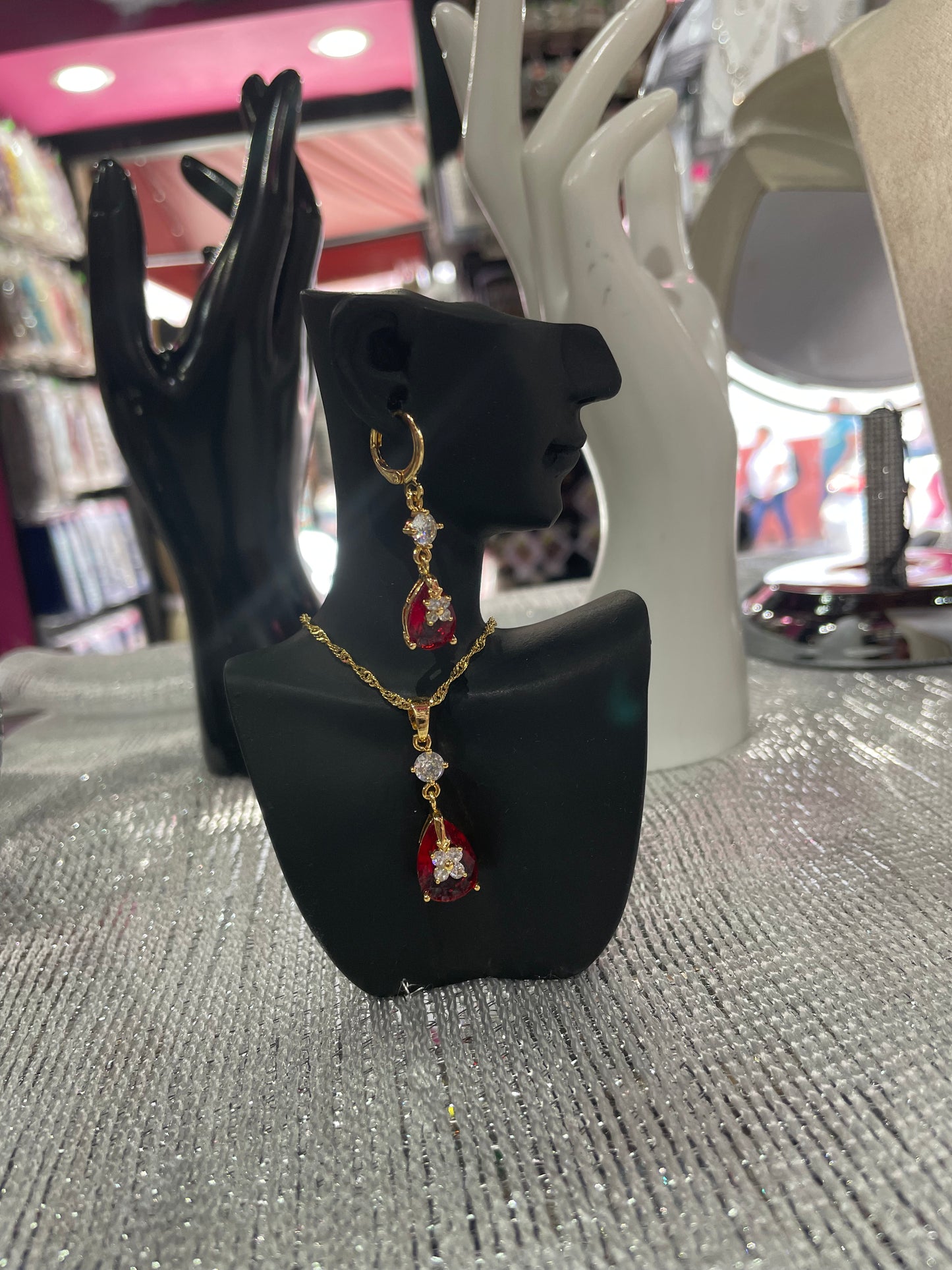 Juego de collar y aretes con dije en forma de Gota - Bling Bling